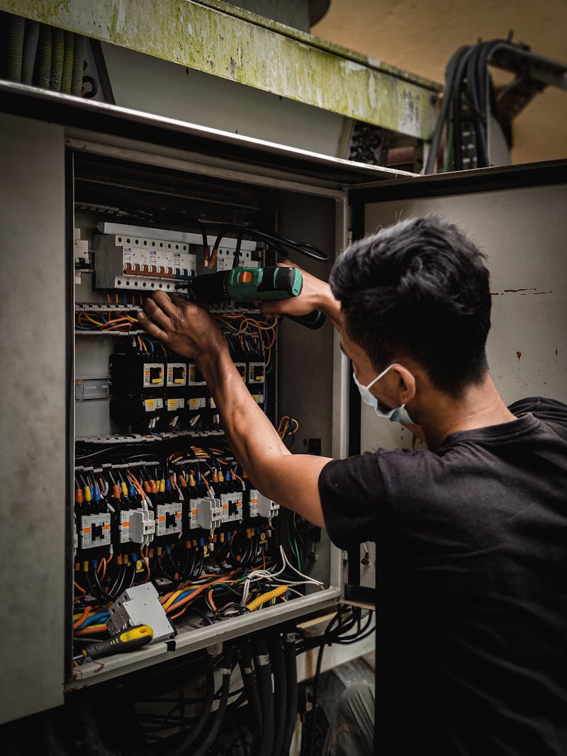 M-CO Wiring low-voltage contractor project work in St. Louis
